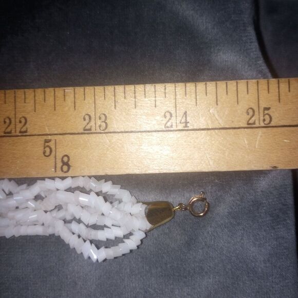 Vintage Multi Strand White Bead Necklace 24 in Long EUC - Picture 7 of 7
